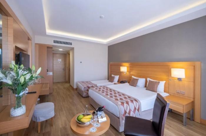 Salamis Bay Conti Resort Hotel & Casino Фамагуста Номер фото A room at the hotel