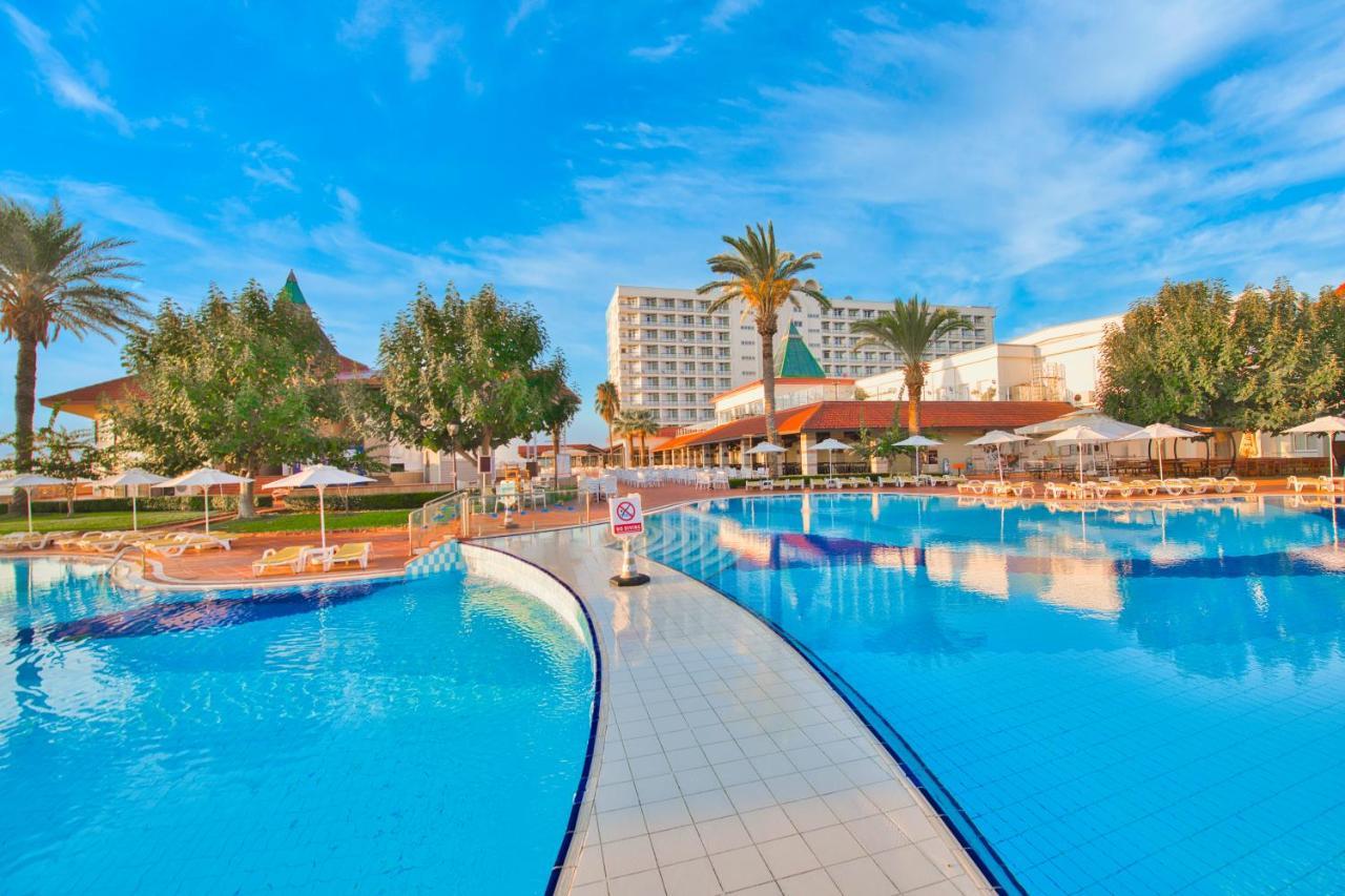 Salamis Bay Conti Resort Hotel & Casino Фамагуста Экстерьер фото The resort's main pool