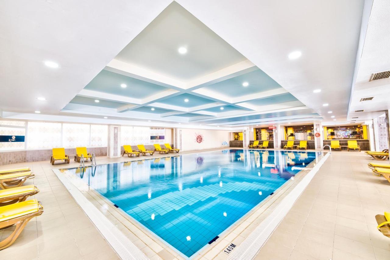 Salamis Bay Conti Resort Hotel & Casino Фамагуста Экстерьер фото The swimming pool at the hotel